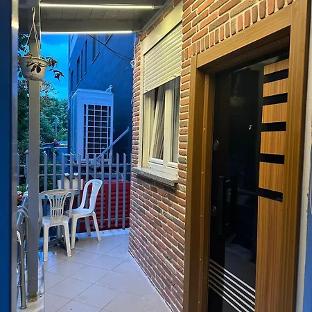 Rent 1 Rolandi Apartman *
